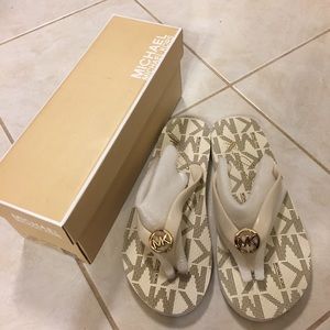 Micheal Kor Jet Set Rubber Flip Flop